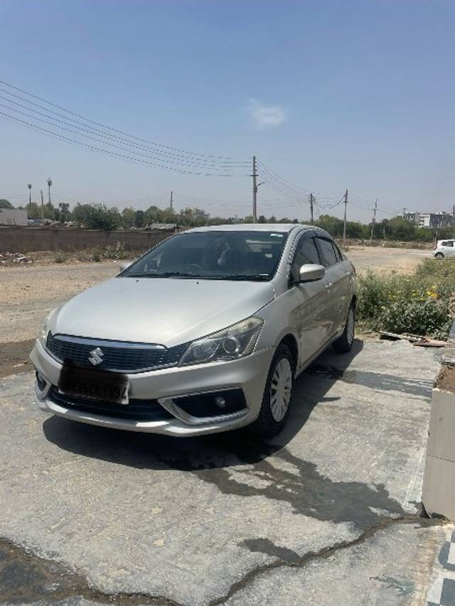 https://images10.gaadi.com/usedgaadi-sellcar/UsedCar/0de3722e-30dc-4890-adcc-ee68a106092f/f2ee6ace-731d-4ece-88a6-3f5afbe7ebbe.jpg?imwidth=6400