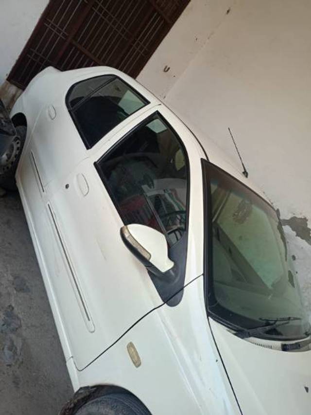 https://images10.gaadi.com/usedgaadi-sellcar/UsedCar/0e1c498a-836a-4383-b4a9-2e94e47c5757/cbe007b6-bde2-41cf-acb1-5f0cdcc7f808.jpg?imwidth=6402