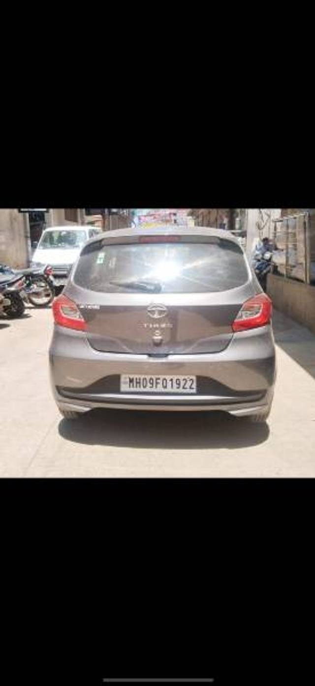 https://images10.gaadi.com/usedgaadi-sellcar/UsedCar/0e1e1ef0-3958-4bbe-bbbd-75bec8d3d694/0aac22c5-c588-4896-a7a6-aecb69fb7af3.jpg?imwidth=6401