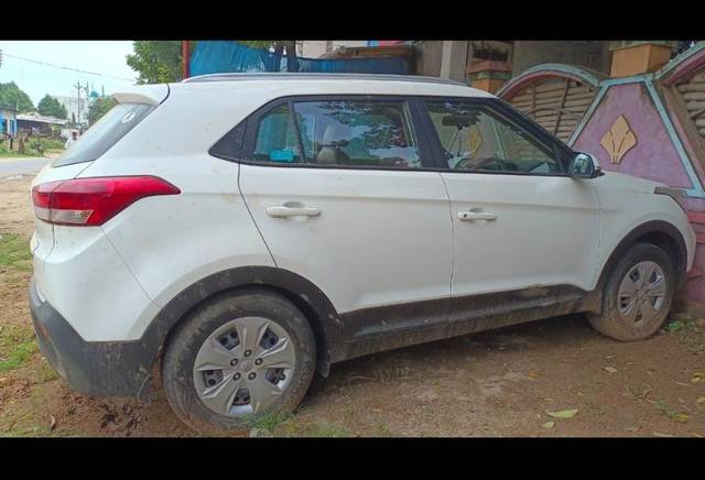 https://images10.gaadi.com/usedgaadi-sellcar/UsedCar/0e5d26e6-35b4-425f-8435-d43f9fcc6dea/3946812e-78d6-4bcd-9513-347e65b2e5aa.jpg?imwidth=6401