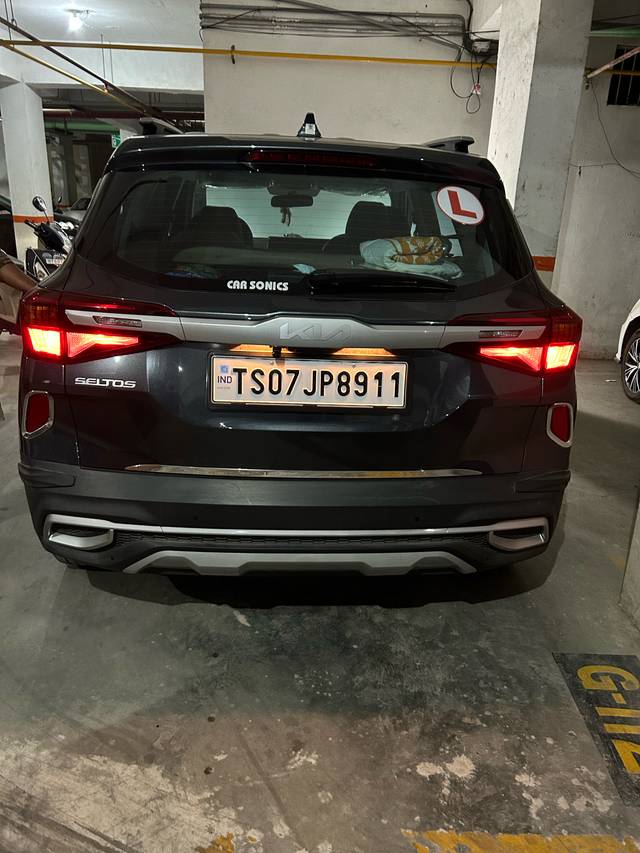 https://images10.gaadi.com/usedgaadi-sellcar/UsedCar/0e62e830-1172-4b0f-830d-b4e288774fa8/b0d7f0fb-cdfc-4af1-b333-e68d62224450.jpeg?imwidth=6401