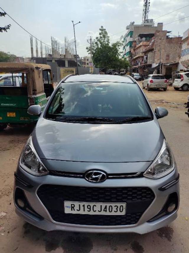 https://images10.gaadi.com/usedgaadi-sellcar/UsedCar/0ed6f2ea-1a55-46b5-b5f4-db52d4fc9a54/10528f40-4251-4b52-a33f-dc71dd844f76.jpg?imwidth=6402