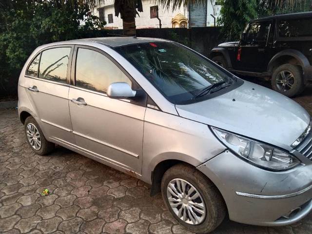 https://images10.gaadi.com/usedgaadi-sellcar/UsedCar/0ee48455-1bb3-443e-ba84-8298f7bd531b/dff97f60-8b02-4af0-91b5-0825ff9c7d12.jpg?imwidth=6400