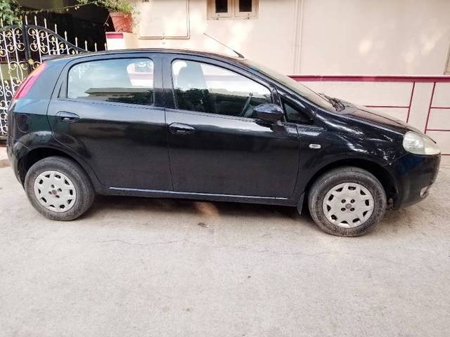 https://images10.gaadi.com/usedgaadi-sellcar/UsedCar/0f0a8125-6773-430c-b562-f68fe21fae61/43d90d43-8da4-4b4b-8e07-15fac4530677.jpg?imwidth=6401
