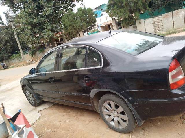 https://images10.gaadi.com/usedgaadi-sellcar/UsedCar/0f4c0c20-c8c2-4770-afb3-0ed9e8907d30/15015205-24b1-467a-adcc-aa268d9524fb.jpg?imwidth=6402