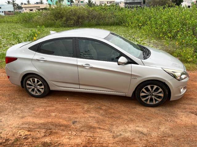 https://images10.gaadi.com/usedgaadi-sellcar/UsedCar/0f952ee3-4ef4-4cd7-8e5c-9961b0edb71e/9be61b15-9da4-4e9a-a4f4-affe33871f5f.jpg?imwidth=6401