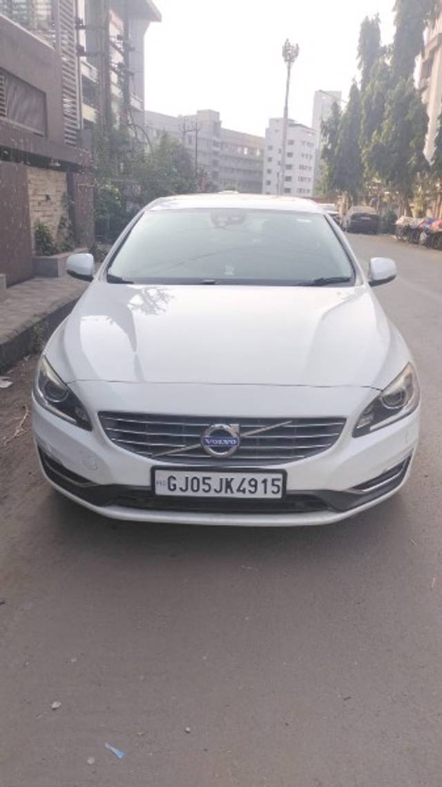 https://images10.gaadi.com/usedgaadi-sellcar/UsedCar/0fae00af-4424-4bd2-a455-7bd92157d119/3a260fdb-e10c-4d9c-9c0c-4dcf7de7bfd0.jpeg?imwidth=6400