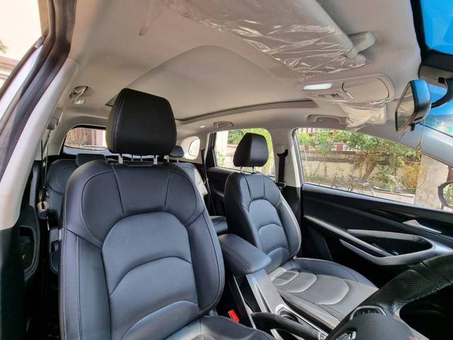 https://images10.gaadi.com/usedgaadi-sellcar/UsedCar/0fb214b4-fd86-4a98-bc7f-b7e769151840/8029bf86-b527-44bb-a33a-28188f1ad11d.jpg?imwidth=6402