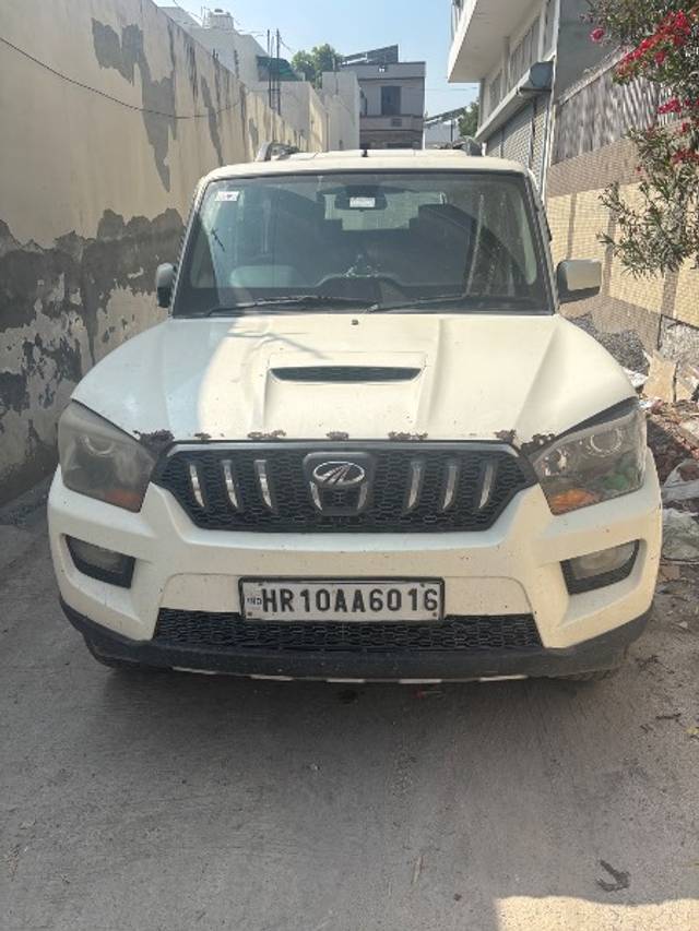 https://images10.gaadi.com/usedgaadi-sellcar/UsedCar/1000cce7-ab3c-4a9e-b50a-8e39346955ff/0ed9d35d-014d-4e22-9f15-8ff9436ca356.jpeg?imwidth=6400