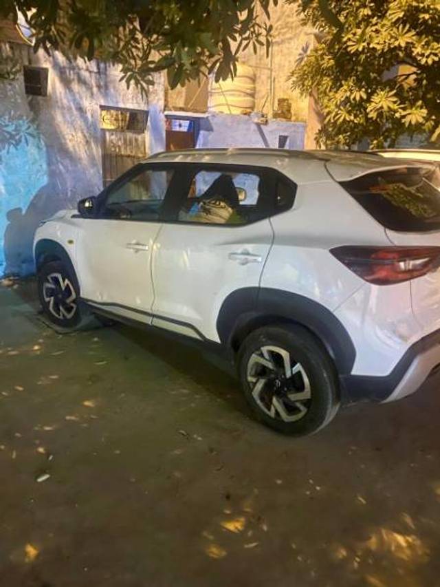 https://images10.gaadi.com/usedgaadi-sellcar/UsedCar/10194521-83ab-4b3d-b880-f6e1554fc7c5/6dfa4add-ea95-475e-b548-83aa178ab42b.jpg?imwidth=6401