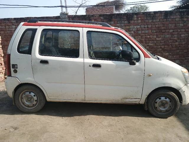 https://images10.gaadi.com/usedgaadi-sellcar/UsedCar/1028fac4-14eb-443a-b47f-eccf38d79c92/00fed586-7d11-4f37-9b11-19a3e9ac630d.jpg?imwidth=6401