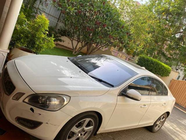 https://images10.gaadi.com/usedgaadi-sellcar/UsedCar/1064d1c9-6960-437c-bbe6-1b2f72ed1486/58985615-b290-4b5c-80f9-7ea5564f360d.JPG?imwidth=6400