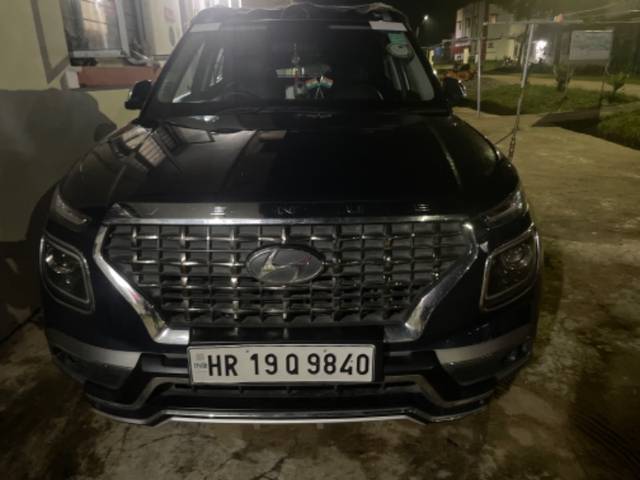 https://images10.gaadi.com/usedgaadi-sellcar/UsedCar/1075ef67-f678-4f0d-918c-af27ba38b161/7907088b-79b5-42ee-96d5-5727bc645a0a.jpg?imwidth=6400