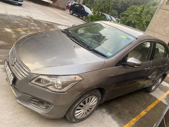 https://images10.gaadi.com/usedgaadi-sellcar/UsedCar/109f6640-ad4a-48b1-a5f9-112a03b48018/e227ec19-077d-45b6-8b57-1557a0d5854d.jpeg?imwidth=6402