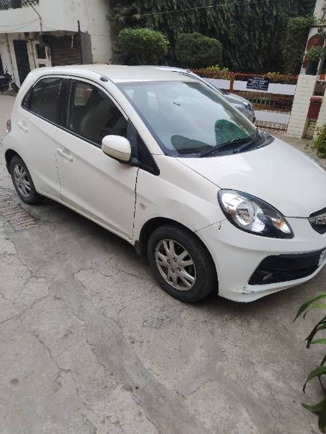 https://images10.gaadi.com/usedgaadi-sellcar/UsedCar/10c26d69-9694-4e22-8974-4f9838e43799/194bb808-2c88-4533-a2a5-5c5ee156b9e2.jpg?imwidth=6400