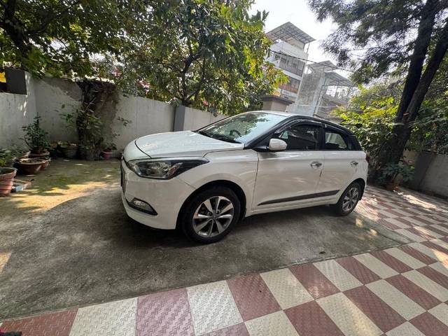 https://images10.gaadi.com/usedgaadi-sellcar/UsedCar/1101f2e4-cb59-407b-accb-c7c4851105b3/aae809f7-eff8-4513-9122-44646753ff71.jpg?imwidth=6400