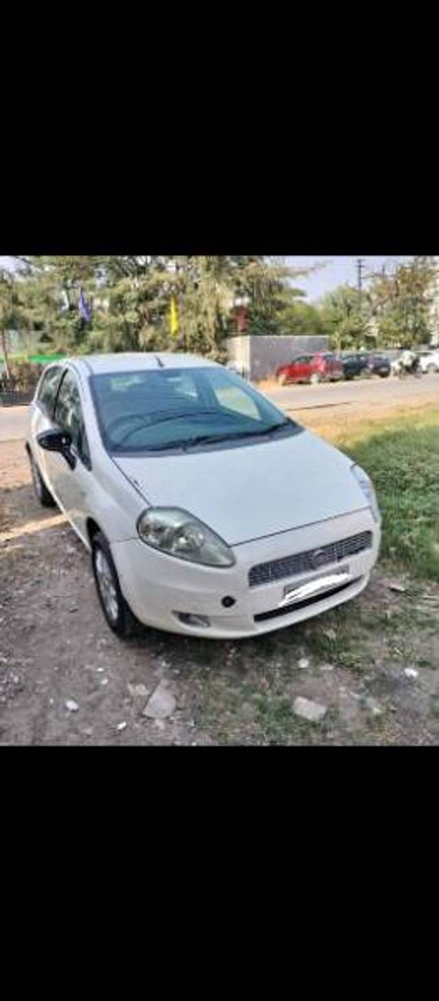 https://images10.gaadi.com/usedgaadi-sellcar/UsedCar/11082b07-e624-446e-85f8-3aa439dd6237/96cfd858-8619-42e5-818a-a63a61b19e8b.jpg?imwidth=6400