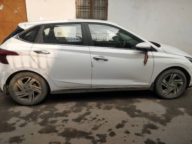 https://images10.gaadi.com/usedgaadi-sellcar/UsedCar/116b9a70-db94-4ed5-b0d1-cd52ff7fbe5f/e669dfd5-362e-4b3f-b2c6-64d0657c5f06.jpg?imwidth=6401