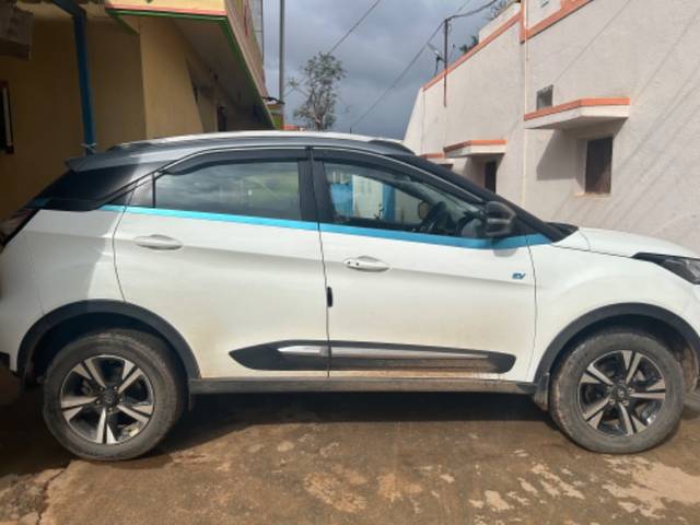 https://images10.gaadi.com/usedgaadi-sellcar/UsedCar/11876ff3-5d5f-41de-8c3c-4695b39945b1/e3d42551-8fc8-4b58-b039-aebe1886c138.jpeg?imwidth=6401