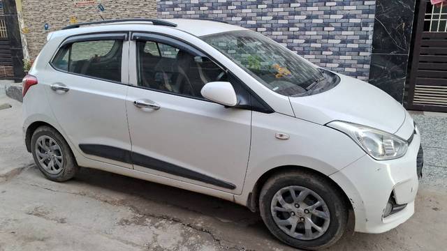 https://images10.gaadi.com/usedgaadi-sellcar/UsedCar/11966845-109b-4395-8ac0-ffb0ed04baa3/46678491-b521-4134-9ce3-2cdf2c5a2036.jpeg?imwidth=6400