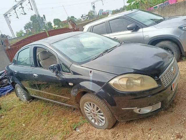 https://images10.gaadi.com/usedgaadi-sellcar/UsedCar/11a14749-ad5b-404d-9ef0-d00be03ac994/8b21fcdc-3fed-40ac-b22b-8575f2c55dba.jpg?imwidth=6400
