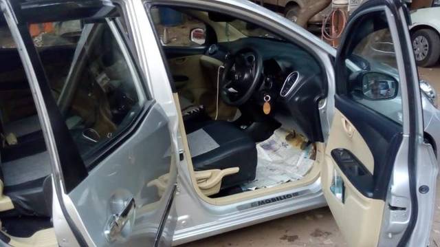 https://images10.gaadi.com/usedgaadi-sellcar/UsedCar/11c10f55-b20f-4063-a470-eb18ecf7cda3/cd7ef646-65ee-4ec1-a478-914ba77d7bcf.jpg?imwidth=6402