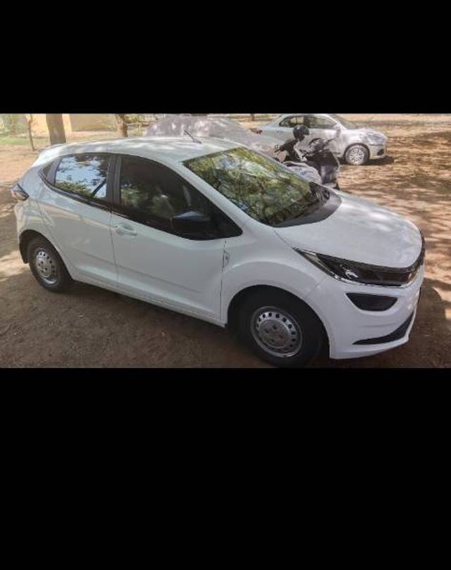 https://images10.gaadi.com/usedgaadi-sellcar/UsedCar/11c88580-7b49-497b-8e4f-5608c931b8c0/40ba6ecc-b4e8-4688-b441-34ca1c60e331.jpg?imwidth=6400