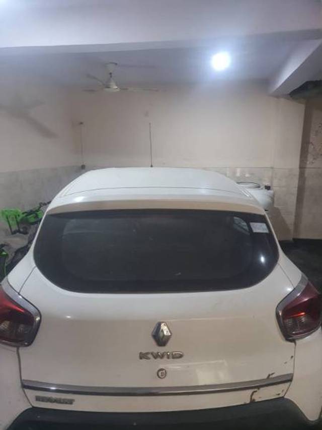 https://images10.gaadi.com/usedgaadi-sellcar/UsedCar/11c8a3b2-a1d9-4cd5-97ee-b9e0809a99de/0f97fbdc-f08f-4544-a296-1a4307535da1.jpg?imwidth=6402