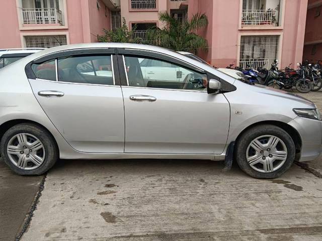 https://images10.gaadi.com/usedgaadi-sellcar/UsedCar/11eace45-bec0-40aa-8a3f-5b0400b47595/ef0497e9-97f8-4eec-93bb-85ea21870fed.jpg?imwidth=6401