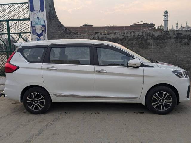 https://images10.gaadi.com/usedgaadi-sellcar/UsedCar/11fa709e-9066-4161-987c-b4e3cd314629/051830f9-4d6a-419c-b39b-168d3a1924da.jpeg?imwidth=6401