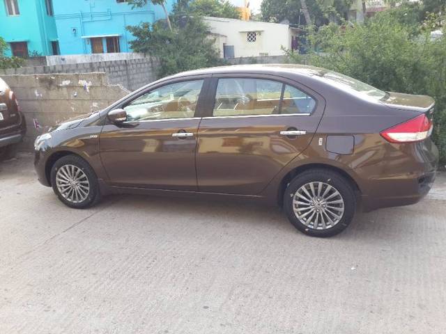 https://images10.gaadi.com/usedgaadi-sellcar/UsedCar/127a594e-0d01-4645-9838-c0ad1e9173b7/b38b8a6a-cfa6-47d4-bf41-679f28ce9471.jpg?imwidth=6400