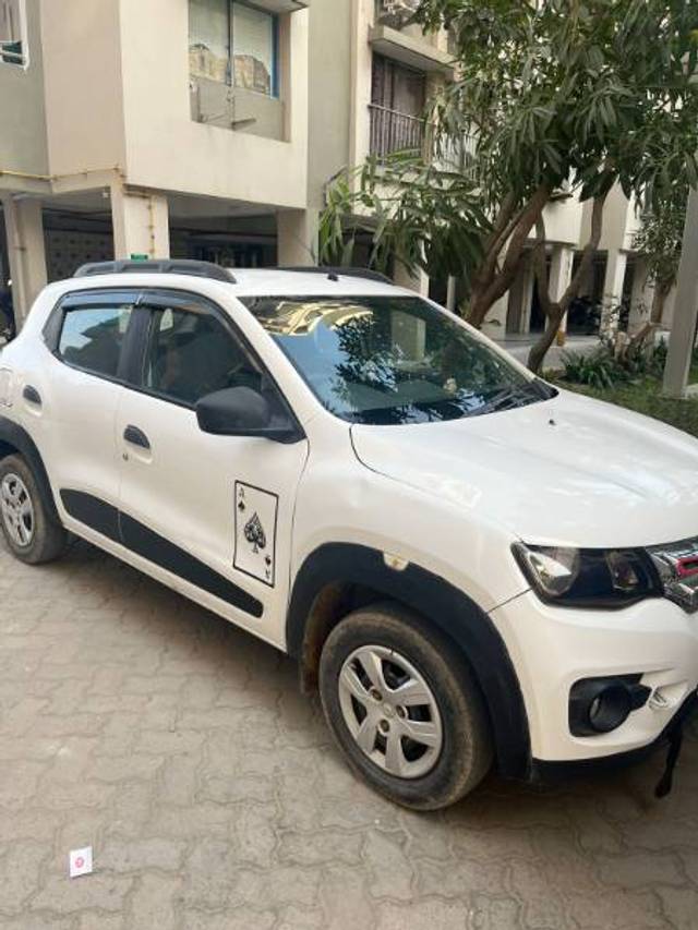 https://images10.gaadi.com/usedgaadi-sellcar/UsedCar/127f3d72-9de6-4dc1-9826-5bffedb1136f/98d898b0-8e00-49c6-bb43-03e5f080f85f.jpg?imwidth=6400