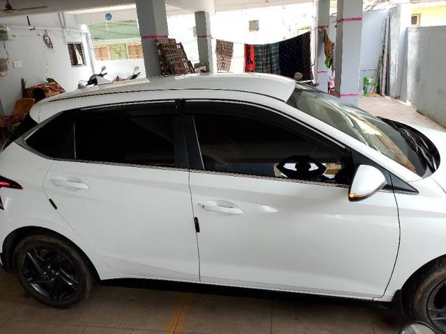 https://images10.gaadi.com/usedgaadi-sellcar/UsedCar/1285dd72-33a6-4e1b-ab68-86b63645f9ce/54d45ce2-983c-4299-b8fd-a5b4e157c9a6.jpg?imwidth=6401