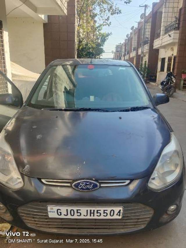 https://images10.gaadi.com/usedgaadi-sellcar/UsedCar/12ac2989-6c64-4e24-a951-408377a40519/011cb3e5-7288-4020-9e19-493ab0741f53.jpg?imwidth=6400