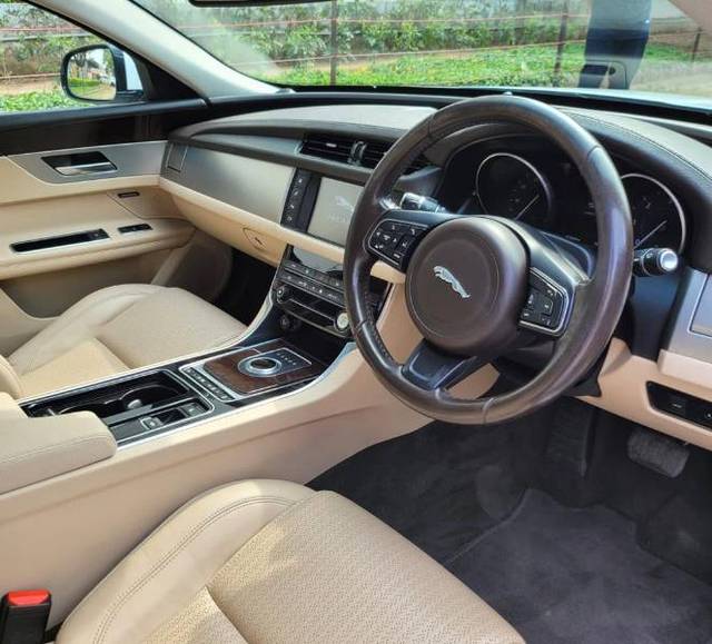 https://images10.gaadi.com/usedgaadi-sellcar/UsedCar/12b3badc-6c13-45b1-9c83-bede6bc0c299/85c9bf95-2655-4908-88b6-828d81836e02.jpg?imwidth=6401