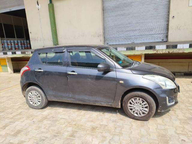 https://images10.gaadi.com/usedgaadi-sellcar/UsedCar/1315eb76-1948-4440-a726-944374b722e1/5e4ff877-fbfd-4ecb-83b5-712a667e68bd.jpg?imwidth=6400