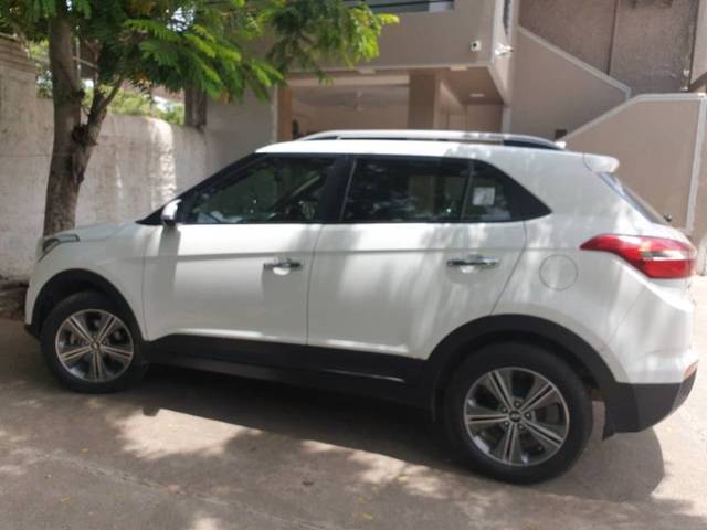 https://images10.gaadi.com/usedgaadi-sellcar/UsedCar/133d7cd5-886c-4fd5-9f4d-30f822fe9d7d/8dcde6af-907a-4e03-aa5c-e476b93d6519.jpg?imwidth=6401