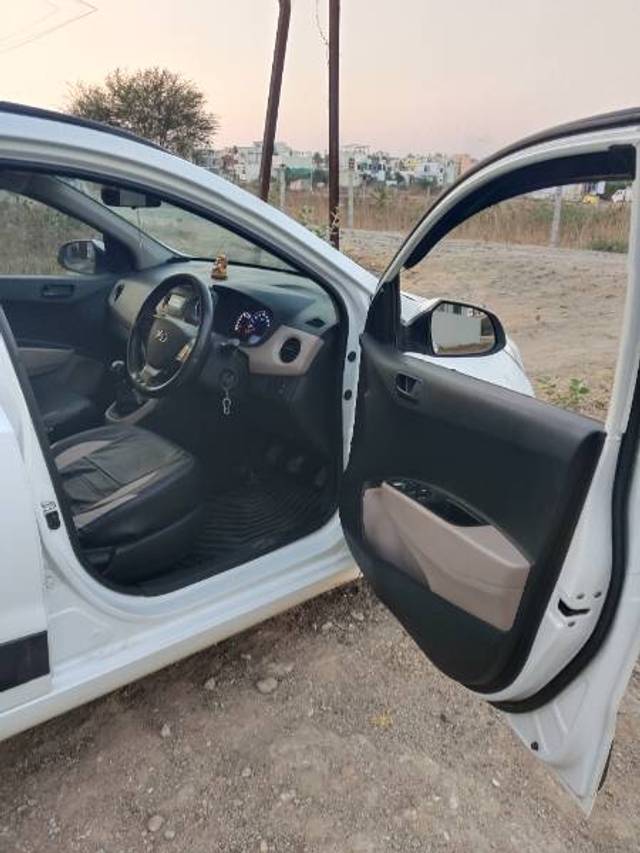 https://images10.gaadi.com/usedgaadi-sellcar/UsedCar/133f1d95-2301-4fd1-8669-2c437fe3fb13/aba1f38e-03bc-43cd-b385-1f9ecf7e7cee.jpg?imwidth=6402