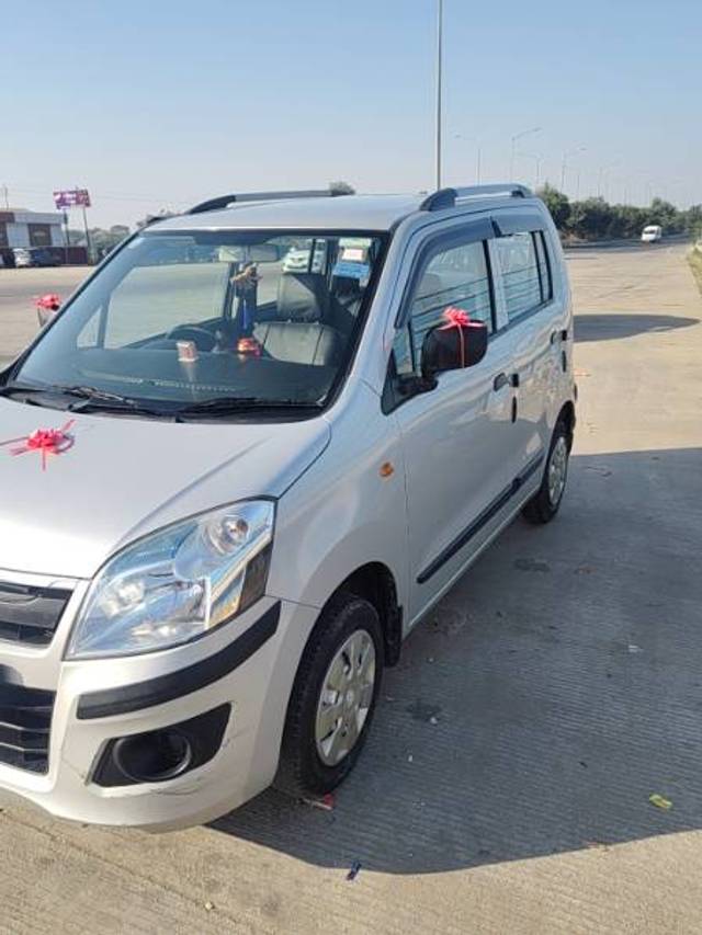 https://images10.gaadi.com/usedgaadi-sellcar/UsedCar/135211b8-26da-473e-8e68-7850749890e2/c348c628-8d85-4027-b3fd-e191a589060f.jpg?imwidth=6400