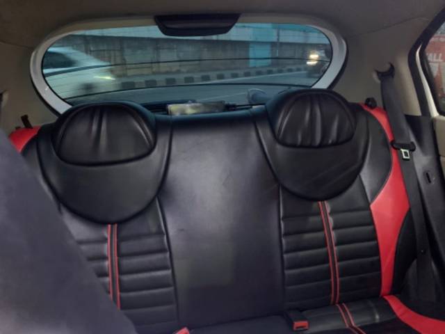 https://images10.gaadi.com/usedgaadi-sellcar/UsedCar/13970d93-2d24-42af-bafe-2b694e303a2f/3f1ca165-9042-4274-9597-fd261ec6b2e8.jpeg?imwidth=6402