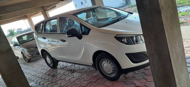 https://images10.gaadi.com/usedgaadi-sellcar/UsedCar/13cada58-daf3-4d79-ba7b-01c01d1493d4/62914b56-9135-400e-85ad-44c9a80bb8c0.jpg?imwidth=6400