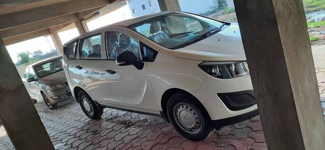 https://images10.gaadi.com/usedgaadi-sellcar/UsedCar/13cada58-daf3-4d79-ba7b-01c01d1493d4/cdf8fa0e-c32f-4863-ab13-8e1da5a1578e.jpg?imwidth=6401