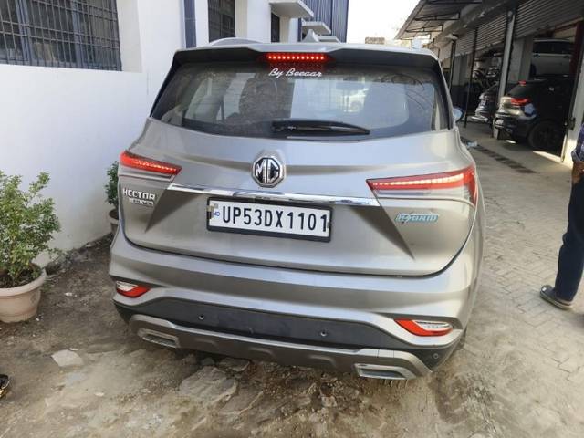 https://images10.gaadi.com/usedgaadi-sellcar/UsedCar/143f9093-db2b-4596-a175-335726960f84/85502675-35ce-46f2-b2d3-1558d6ef4048.jpeg?imwidth=6402