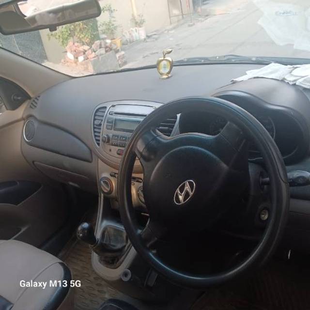 https://images10.gaadi.com/usedgaadi-sellcar/UsedCar/144b61f2-899d-425c-86a8-d517ae4e7cf1/4b7253c4-cc95-411e-87c3-fb1b31861da1.jpg?imwidth=6400