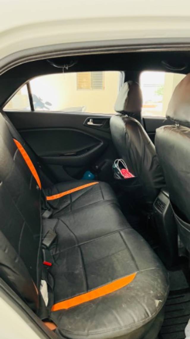https://images10.gaadi.com/usedgaadi-sellcar/UsedCar/145ac1d9-2f51-4fbc-8915-f46725ef963d/bcd5742a-f35b-4f4d-9e7e-8fdb3bb473b6.jpeg?imwidth=6402
