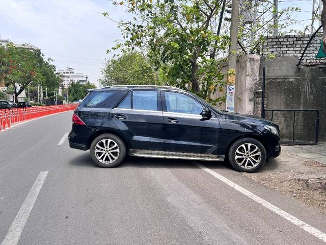 https://images10.gaadi.com/usedgaadi-sellcar/UsedCar/149137a7-a3b9-4e15-a717-99d1062c6dc9/85833def-7ccd-428b-949f-2c2f893ce222.jpeg?imwidth=6401