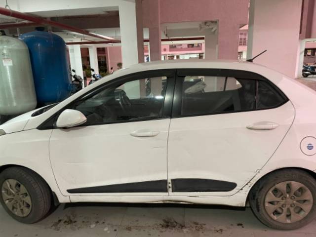 https://images10.gaadi.com/usedgaadi-sellcar/UsedCar/14cb12d9-0d46-405d-bd74-bd045ffebc60/b8382b06-8e69-4291-83eb-7c9ad269be8c.jpg?imwidth=6400