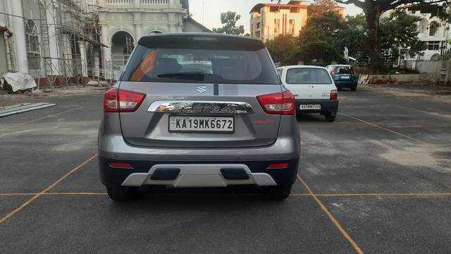 https://images10.gaadi.com/usedgaadi-sellcar/UsedCar/14e8cb3f-8282-44bc-9640-35a84300b786/575e7edf-6eec-4919-97db-495c9b5f51d9.jpg?imwidth=6402