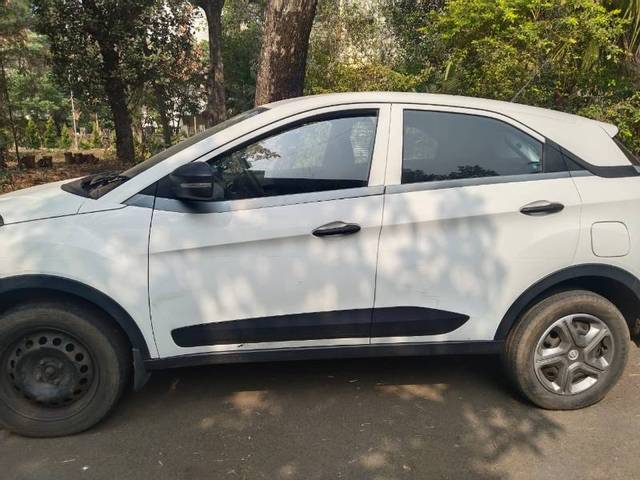 https://images10.gaadi.com/usedgaadi-sellcar/UsedCar/14eaba37-8956-4196-bf3b-eaad4f510e68/485b0ca4-66ac-4cbf-b3aa-d9a6883c126c.jpg?imwidth=6400