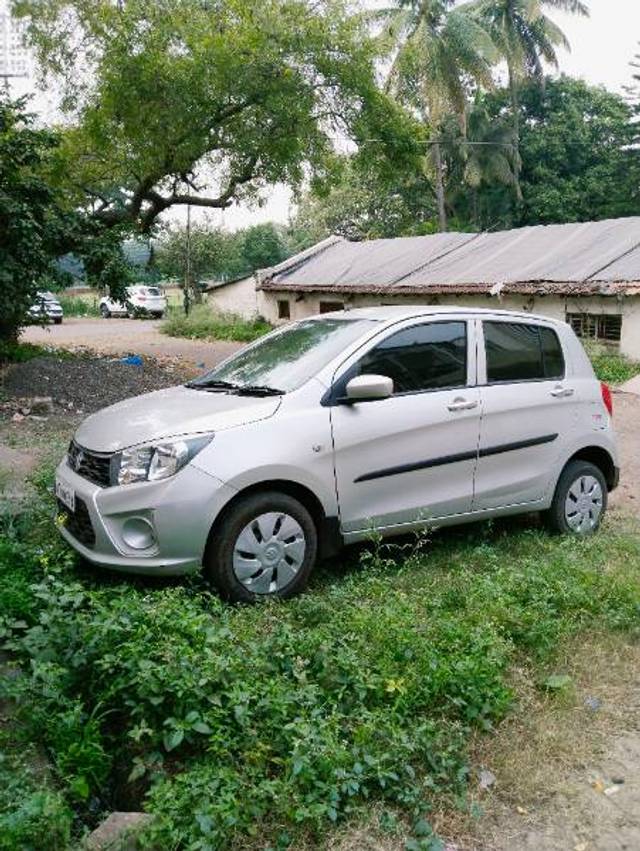 https://images10.gaadi.com/usedgaadi-sellcar/UsedCar/1504d140-bb44-4e92-a651-9551711ac2ad/82aae702-9959-49d5-a4d4-a3cf8fb02903.jpg?imwidth=6400